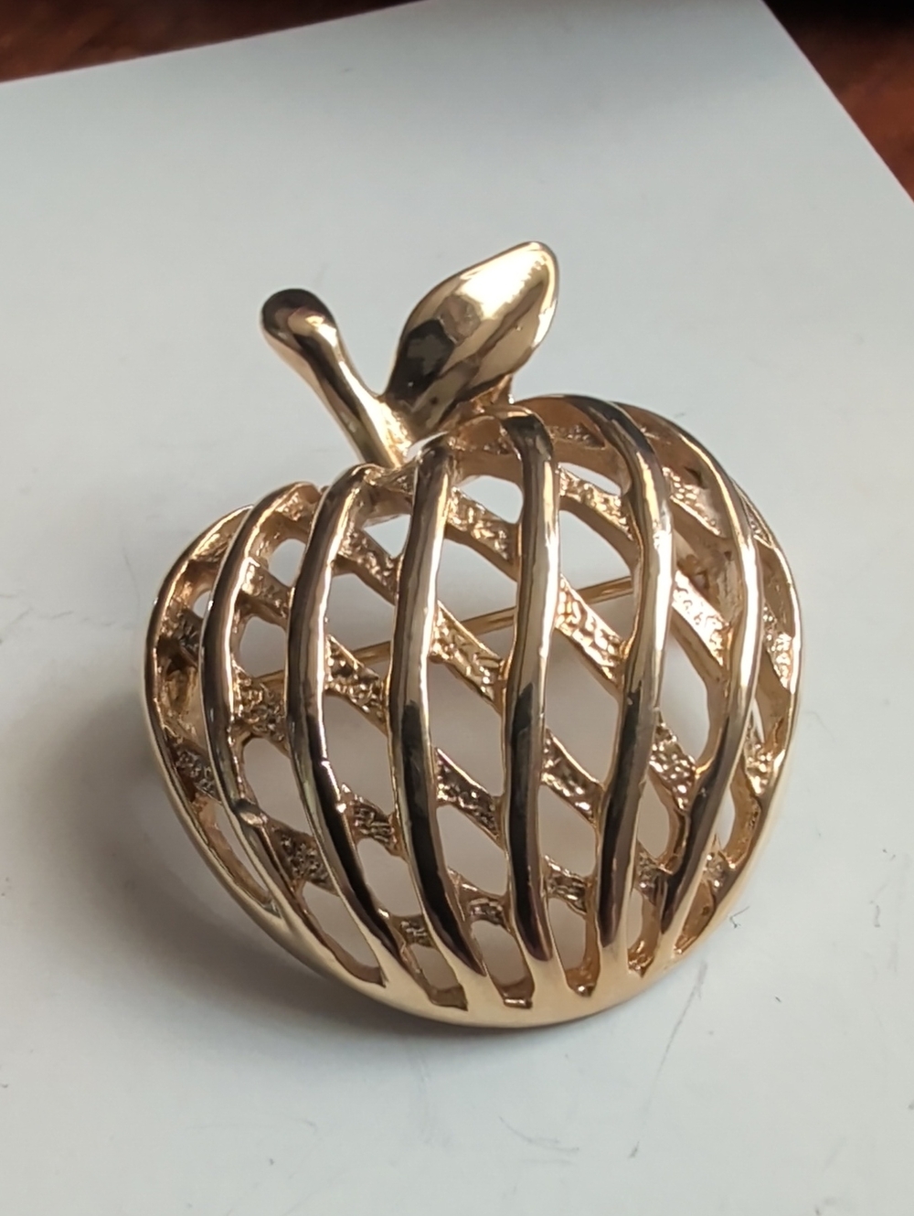 Apple Pin Brooch Goldtone 1.25" Teacher Gift Fall Harvest Appreciation